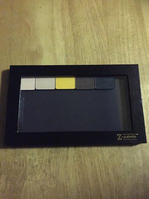 This is my new Z-Palette with Inglot Eyeshadows in the No. 330, 328, 323, 329, & 391. I'm glad that I purchased these shadows. Definitely getting more to fill up my other 2 palettes. 