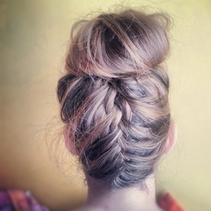 did this on my hair one day, its not perfect, but hey? what do you guys think anyway? :)) xo
