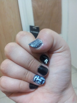i love black nails with extra