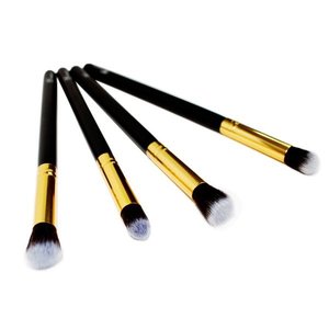 Gold Face Brushes RC Cosmetics
www.rc-cosmetics.com