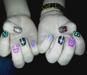 Nail session :)
Something girly ofcourse ^-^