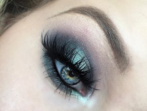 Up close you can REALLY see the green to brown reflects well, all time favorite shade so far :)! The best part about the eye makeup is it took under 10 minutes due to only 4 shades being used.  Click this link for the step by step photo: http://theyeballqueen.blogspot.com/2016/05/intensive-green-duo-chrome-lizard.html