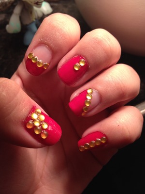 SALLY HANSEN 160 CHERRY RED .... SALLY HANSEN SUPER SHINE TOP COAT .... GOLD RHINESTONES 