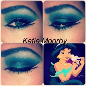 I took inspiration from the outfit princess jasmine wears in aladdin and tried to create an arabian look. X