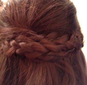 I did this braided half-up do on myself