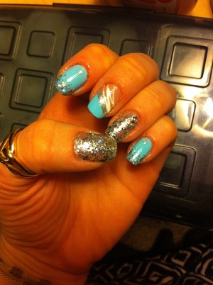 Blue&glitter nails
