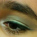 Mint/Greenish smokey eye