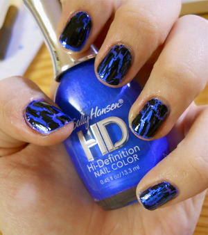 Loved this one. The HD blue really pops against the black shatter. The perfect amount of color. 

Sally Hanson HD - 02 Blu
OPI - Black Shatter