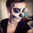 Skeleton makeup