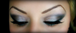 Smokey eye makeup- Jerseylicious style <3
Tutorial at http://chelliglamvixen.blogspot.com/2011/04/urban-decay-naked-palette-review-and.html