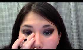 Every Day Smokey Eye/Halloween Vampire look tutorial