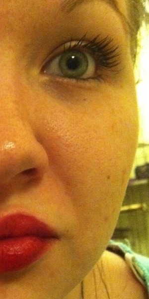 Red lip & swipe of mascara & eyeliner! Polished yet simple 