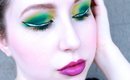 LOOK: GREENS WITH GRAPHIC WHITE LINER
