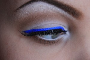 simple look with an eyecatching liner. go-to liner for summer! :)