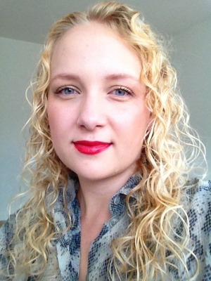 A bit affraid og of red lips because I am so pale - this is a try, but I'm not completely satisfied...