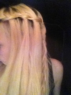 No mirror! Sorry my roots are bad! But the braid is nice! Yes?