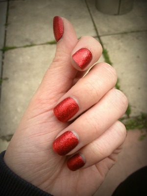 Red Glitter Nails 