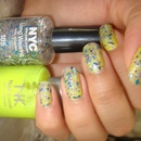 Stary Silver Glitter and Yellow Nails 