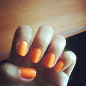 Neon Orange nails babees!