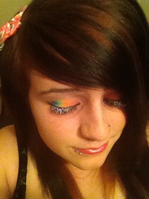 Rainbow eyeshadow and sparkely lashes 