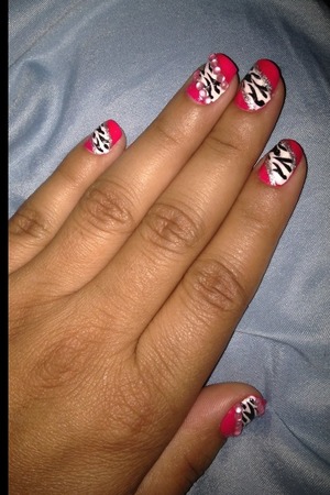 ZEBRA NAIL ART