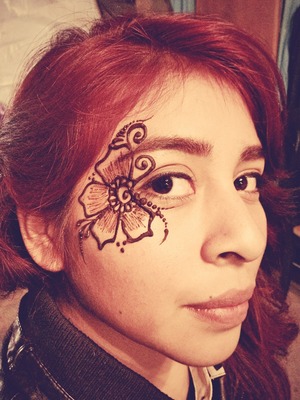 Henna design for eye