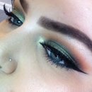 Lime green smokey cat eye 🤑