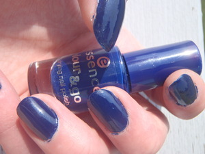 Essence Colour & Go Quick Drying  Nailpolish in Just Rock It! 