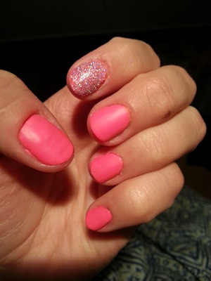 just cute matte pink nails with one glittery nail :)