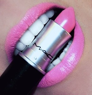Inspiration for beautiful lips. (Eos and MAC)