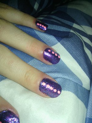 bottom coat; purple/ essie sexy divide:666 /// middle coat; brand, miss kiss, not sure of color name, light purple. and art deco mixed colour blue and purple glitter as top coat. the pink dots are pixie glow matte. 