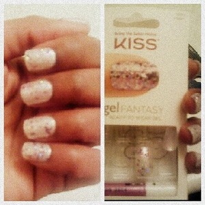 New press on nails by KISS 1st time trying them not to bad...gonna give them a few more days to see if they stay
