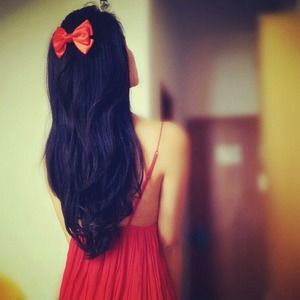 red bow.