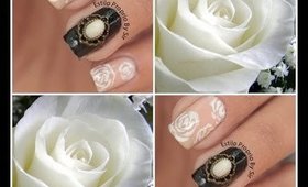 Rosas Brancas nas Unhas
