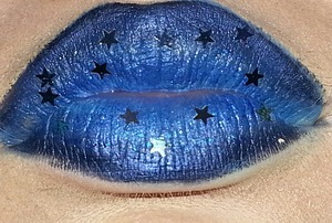 oh how I'm loving blue lips..... 