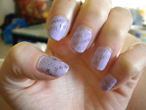 Newsprint Nails