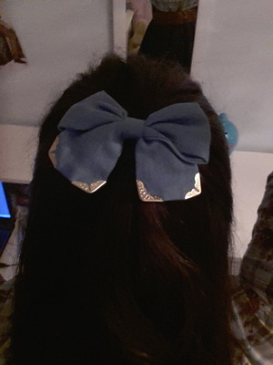 A Blue Biw hair clip from new look in my hair