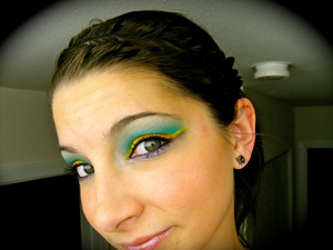 Colors Used: Chrome Yellow, Orange, Shimmer Moss, Electric Eel, Stars'n'Rockets and Shroom (all from MAC)