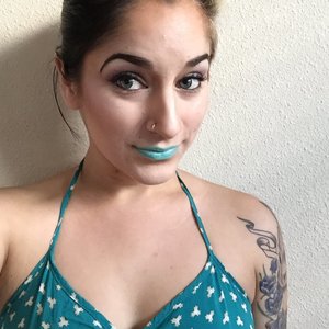 I've been kinda into this mint green lip lately. I used NYX Macaron in Pistachio but I'm not 100% sold. Anyone tried or heard of similar colors from different brands? Any thoughts?