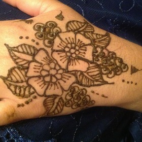 henna tattoos!