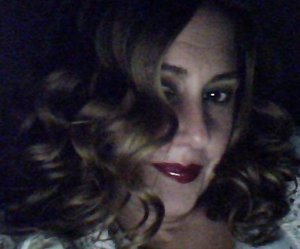 Sexy Curls and Sexxy Red kissable lips hehe!!