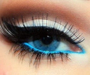  Blue liner an eyes , white shadow