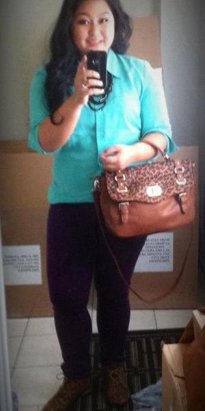 outfit of the day October 30, 2011: color blocking minty green blouse and plum colored pants with leopard print purse and shoes