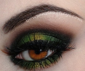 Love this stunning Secret Garden inspired look from Bows and Curtseys, featuring our Lace lashes!