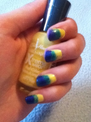 Xtreme wear Mellow Yellow-360
Wet N Wild fast dry Teal of Fortune-228C
Sinful Colours Let's Talk-929