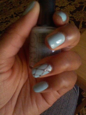 blue nails w/ silver diamond design