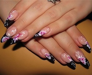 Cute nails perfect for either winter or summer.