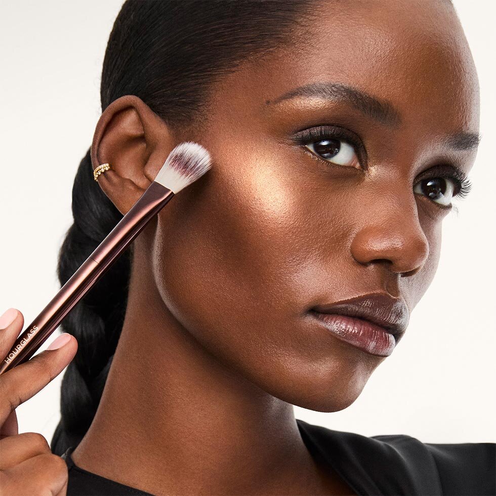 Hourglass No. 16 Highlighter Brush 