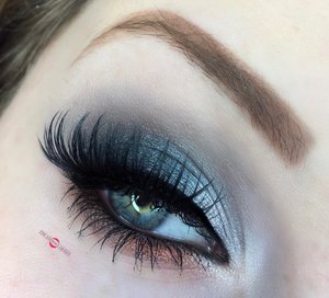 Rust on silver can either be a dream, or a nightmare.
http://theyeballqueen.blogspot.com/2016/11/rusty-silver-smokey-eye-makeup-tutorial.html