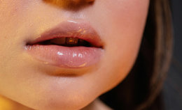 Dry Lips? Try These 5 Ultra-Hydrating Lip Oils